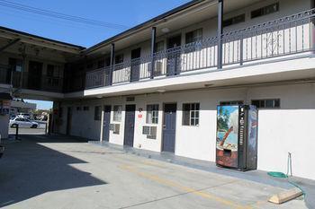 New Gage Motel *